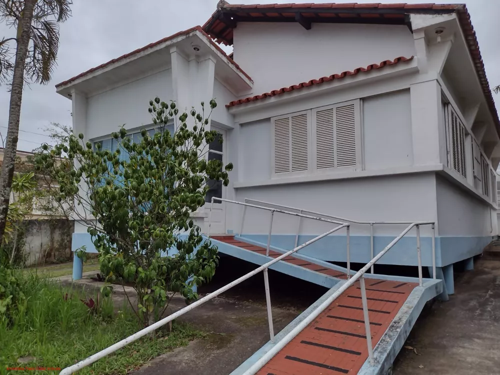 Casa à venda com 4 quartos, 200m² - Foto 2