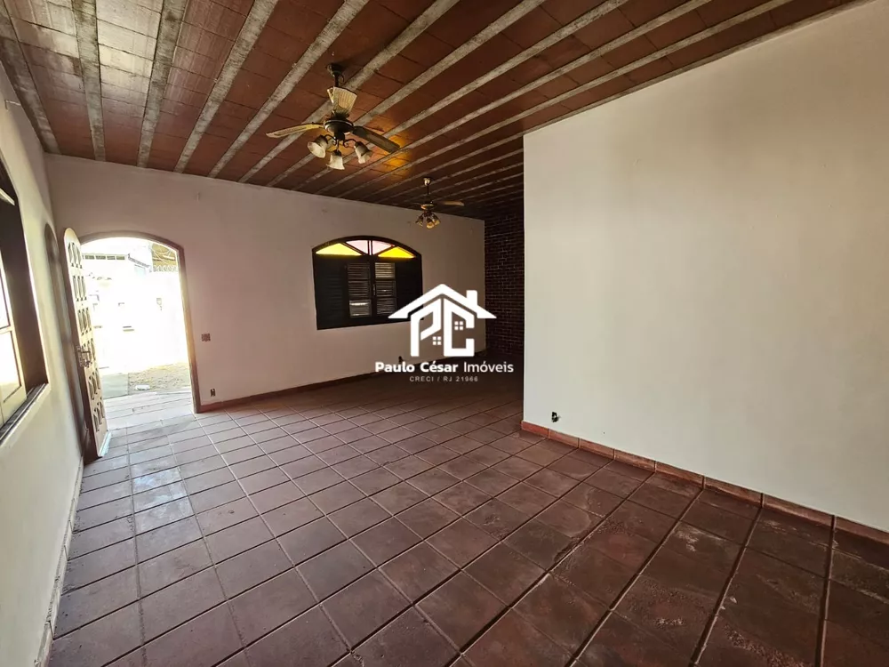 Casa à venda com 3 quartos, 500m² - Foto 4