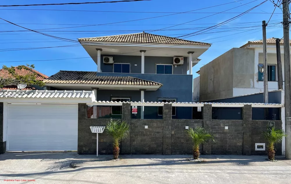 Casa à venda com 4 quartos, 184m² - Foto 1