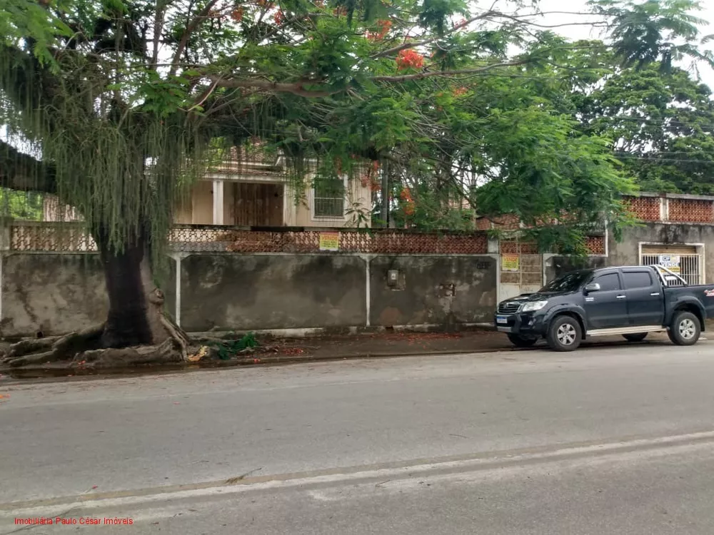 Casa à venda com 4 quartos, 250m² - Foto 2