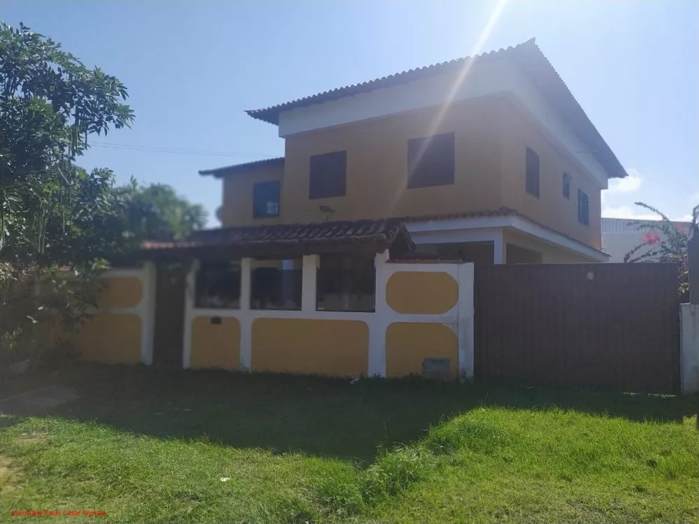 Casa à venda com 6 quartos, 300m² - Foto 1