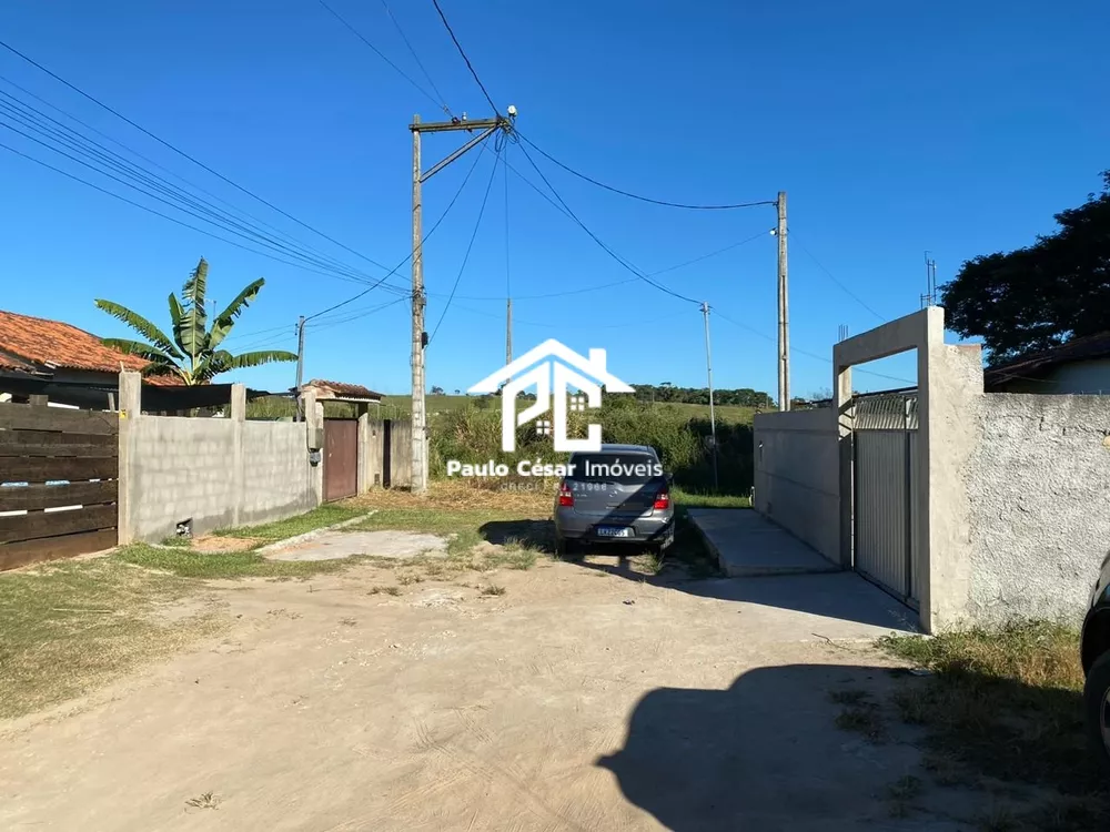 Casa à venda com 2 quartos, 100m² - Foto 2