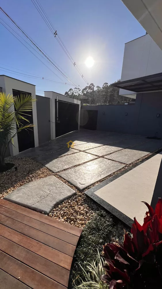 Casa, 4 quartos, 244 m² - Foto 3