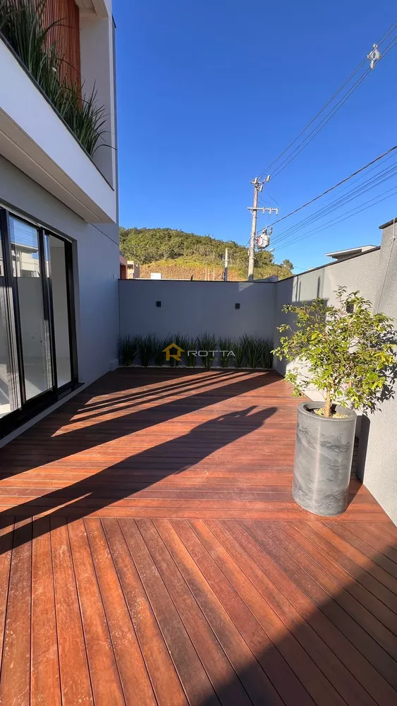 Casa, 4 quartos, 244 m² - Foto 2
