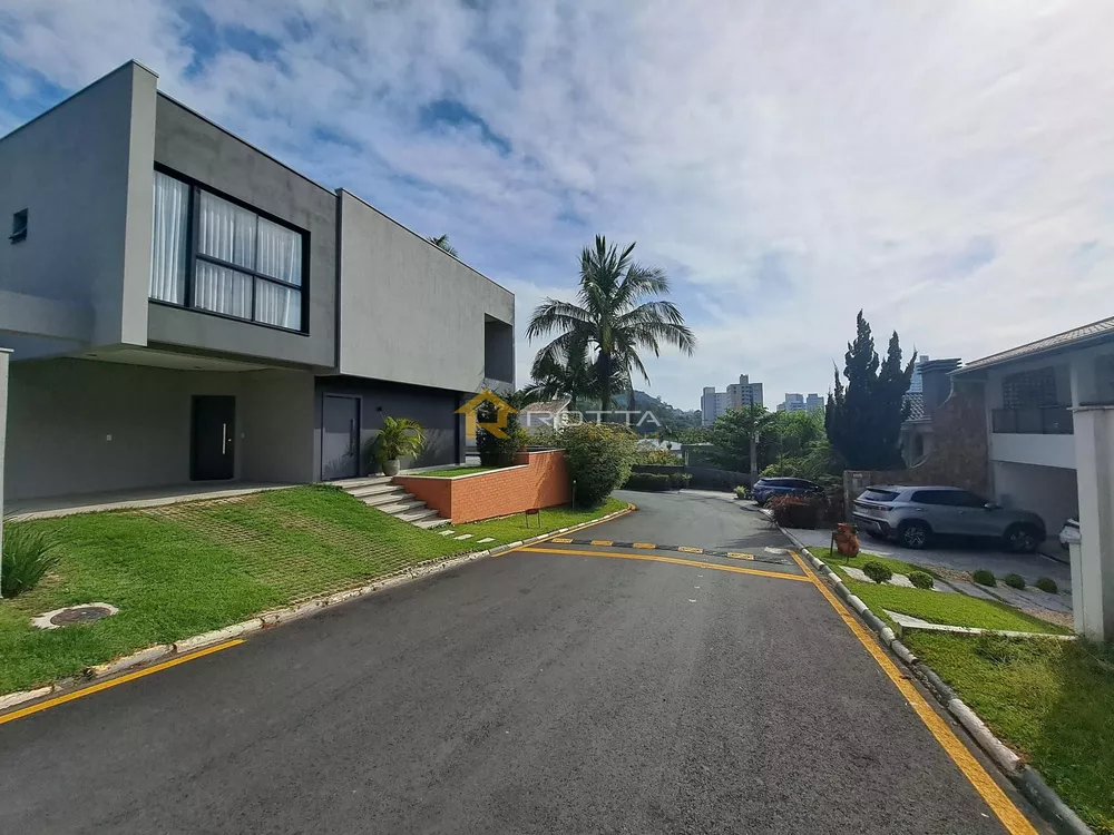 Casa, 3 quartos, 280 m² - Foto 1