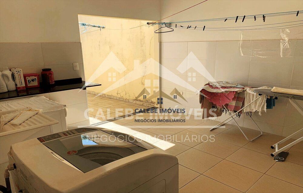 Casa à venda com 2 quartos, 170m² - Foto 16