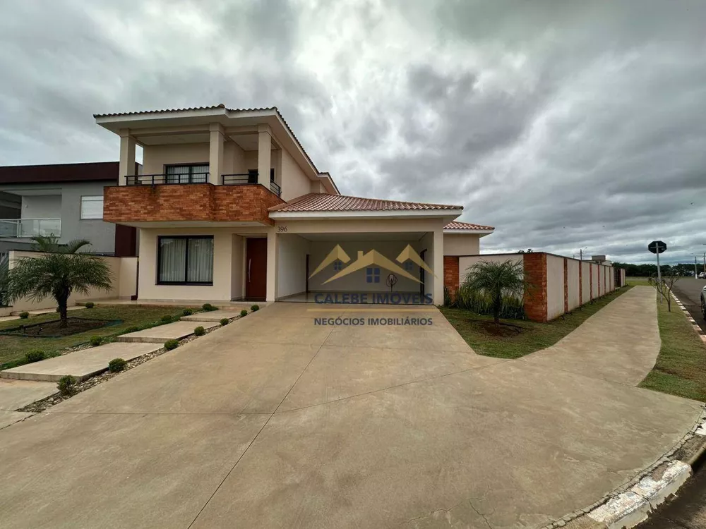 Casa de Condomínio à venda e aluguel com 3 quartos, 309m² - Foto 2