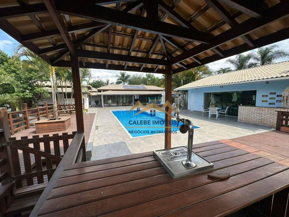 Chácara à venda com 6 quartos, 860m² - Foto 2