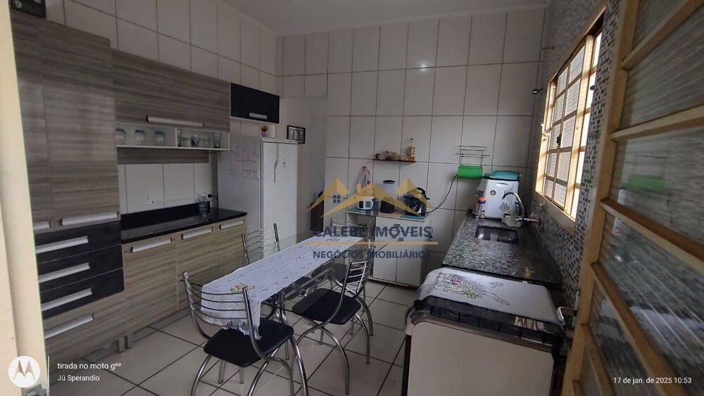 Casa à venda com 2 quartos, 98m² - Foto 2
