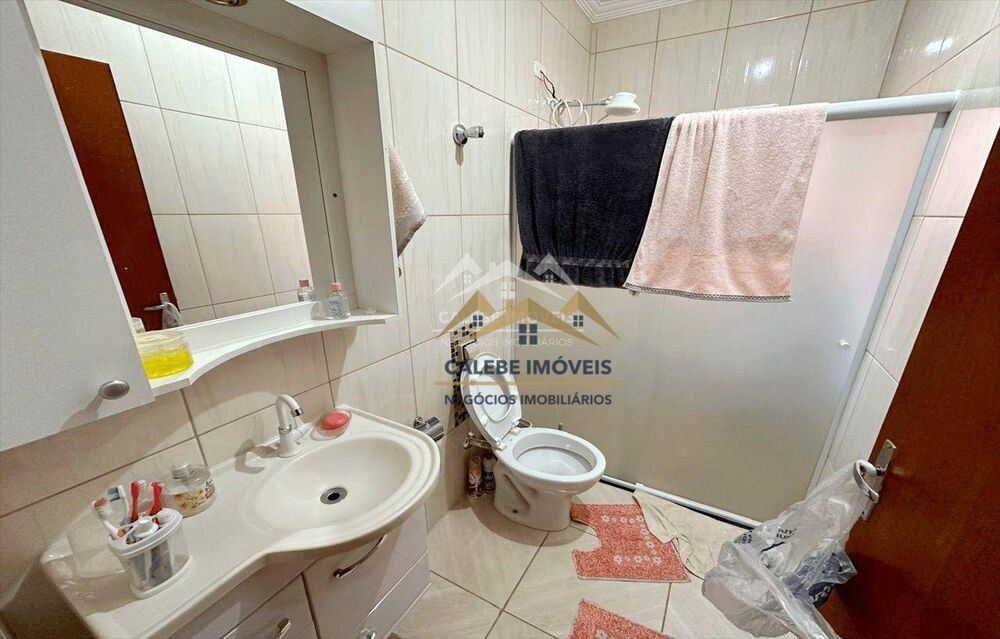 Casa à venda com 2 quartos, 75m² - Foto 2