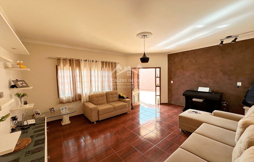 Casa, 3 quartos, 210 m² - Foto 2