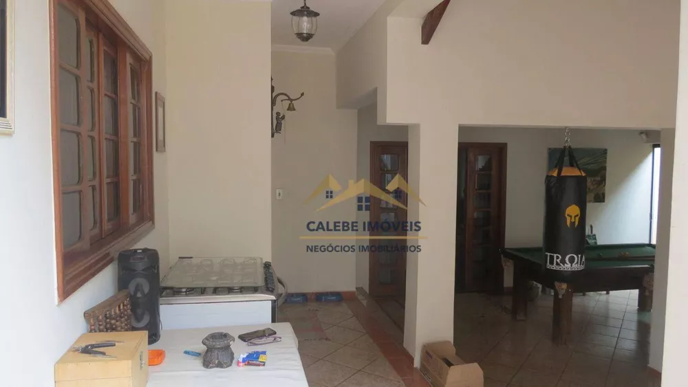 Casa, 4 quartos, 235 m² - Foto 3
