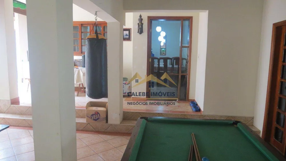 Casa, 4 quartos, 235 m² - Foto 2