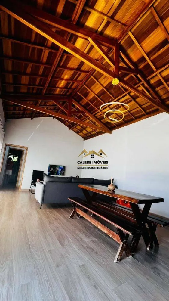 Chácara, 3 quartos, 650 m² - Foto 1