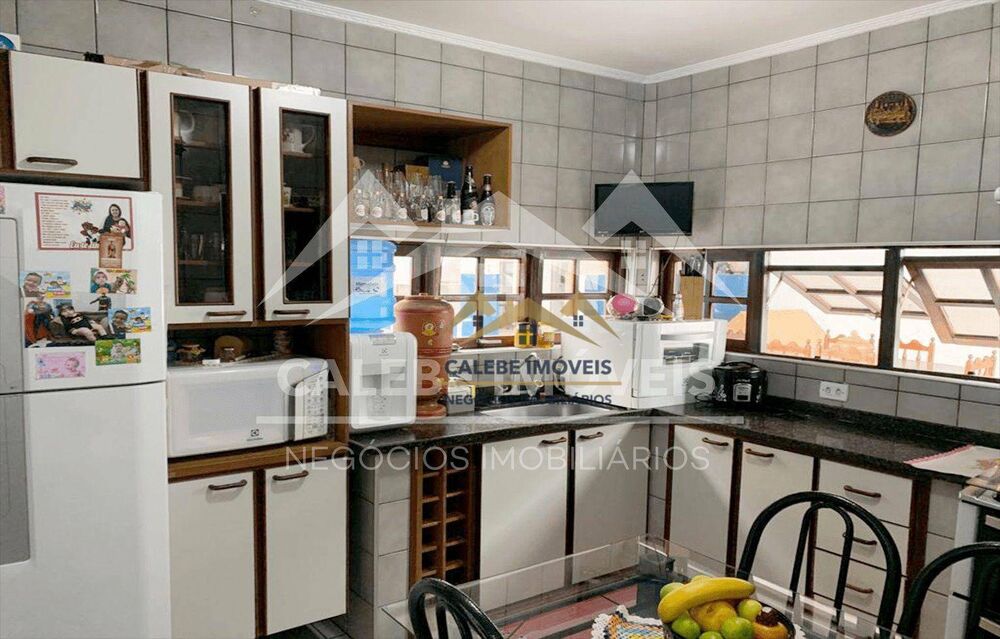 Sobrado à venda com 4 quartos, 202m² - Foto 3