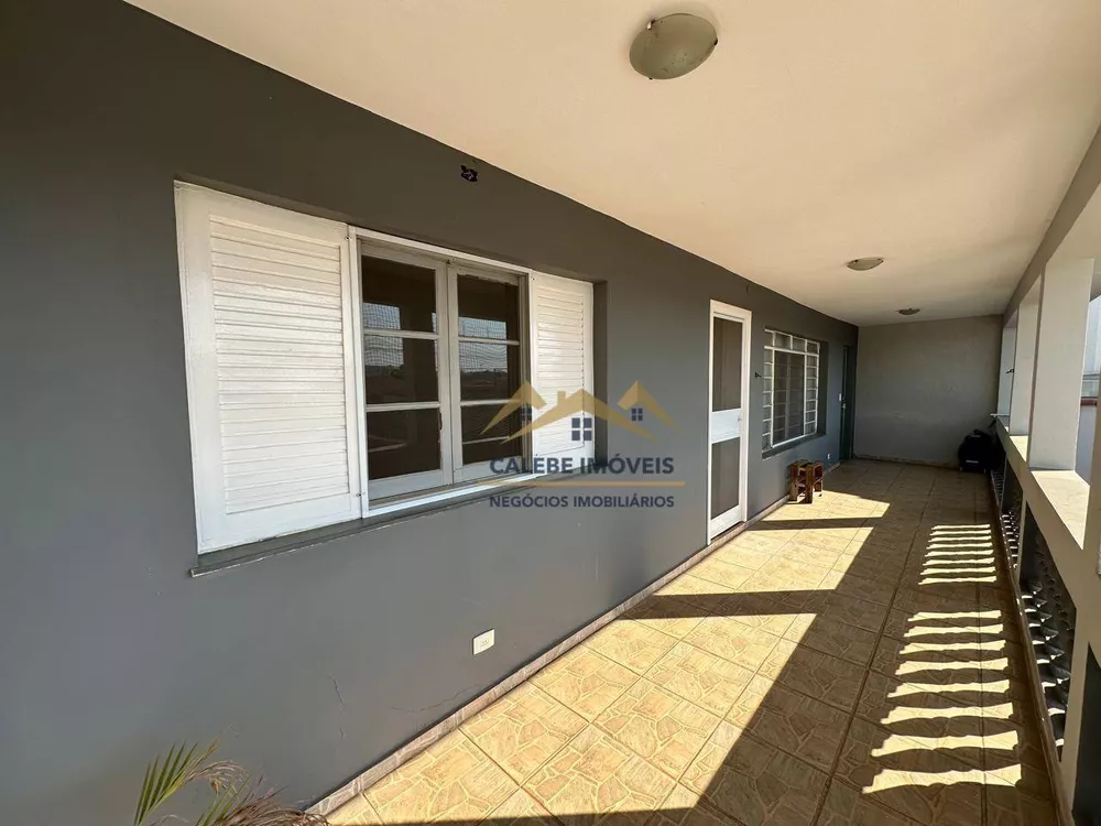 Casa à venda com 3 quartos, 209m² - Foto 4