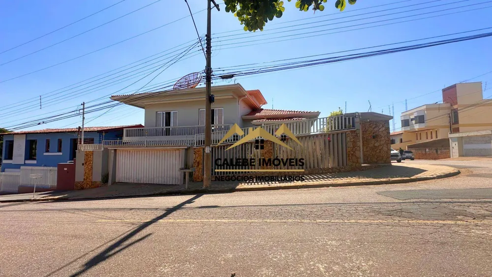Casa, 4 quartos, 168 m² - Foto 2