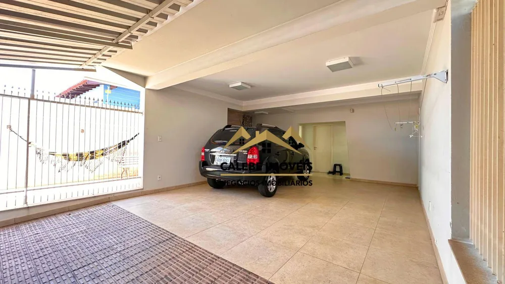 Casa, 4 quartos, 168 m² - Foto 1