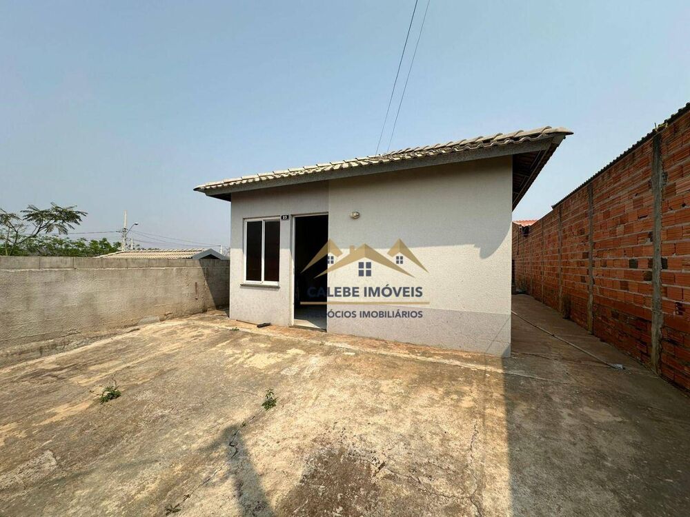 Casa à venda com 2 quartos, 48m² - Foto 1