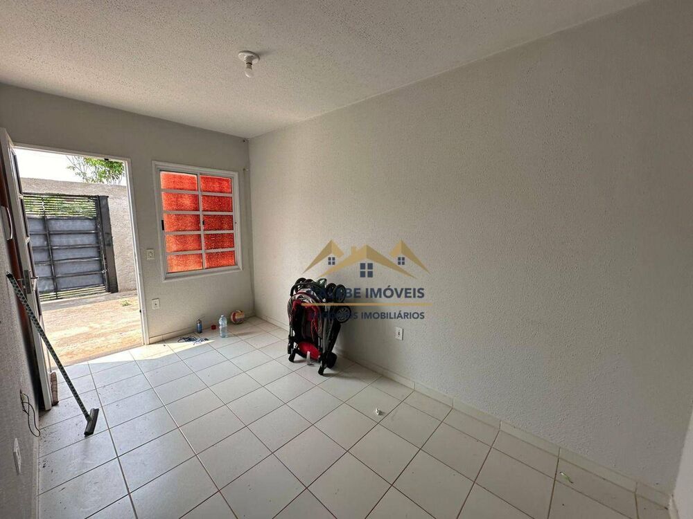 Casa à venda com 2 quartos, 48m² - Foto 2