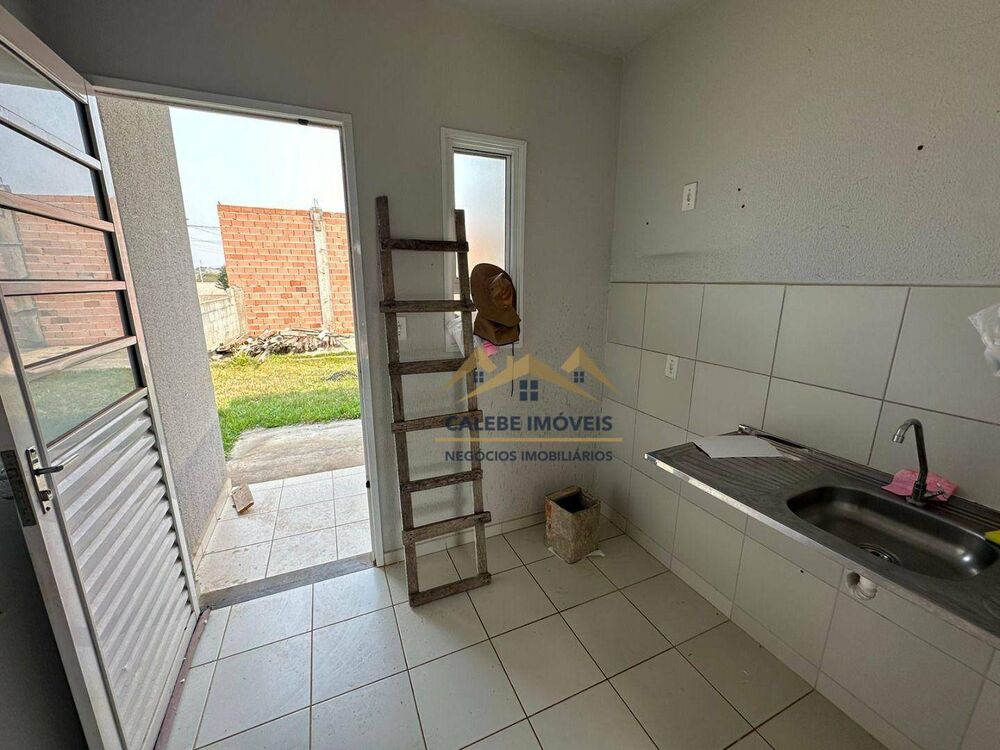 Casa à venda com 2 quartos, 48m² - Foto 3