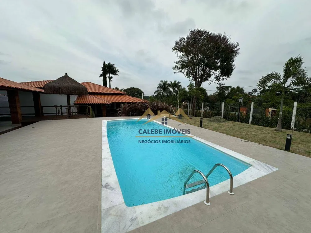 Chácara, 4 quartos, 1590 m² - Foto 1