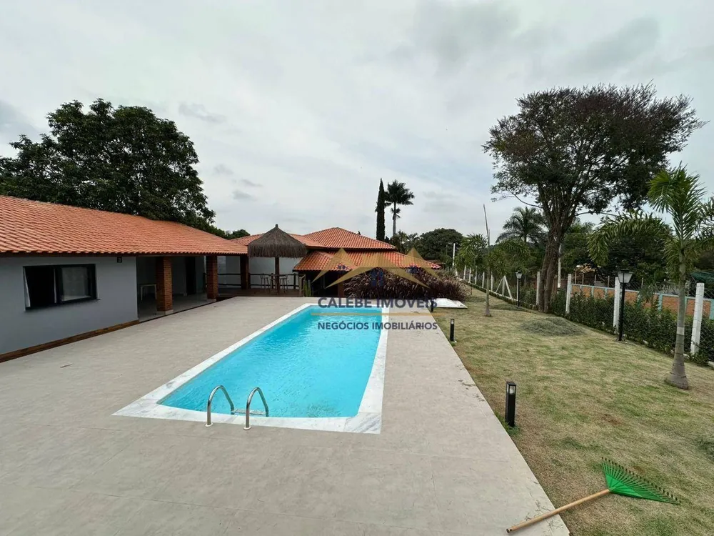 Chácara, 4 quartos, 1590 m² - Foto 2