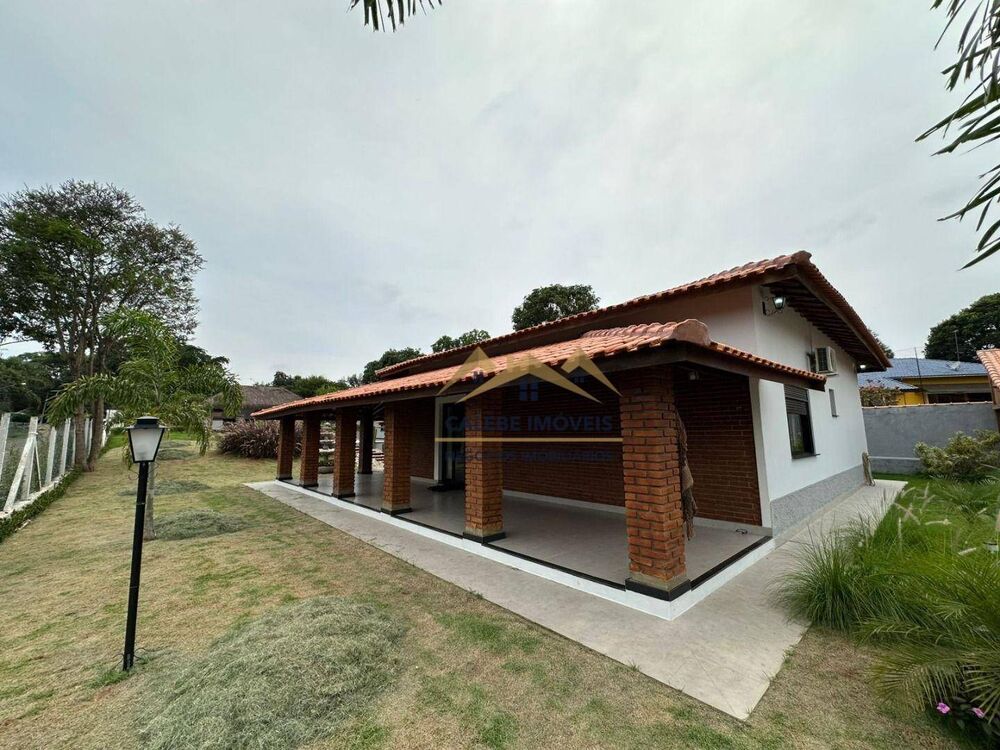 Chácara, 4 quartos, 1590 m² - Foto 1