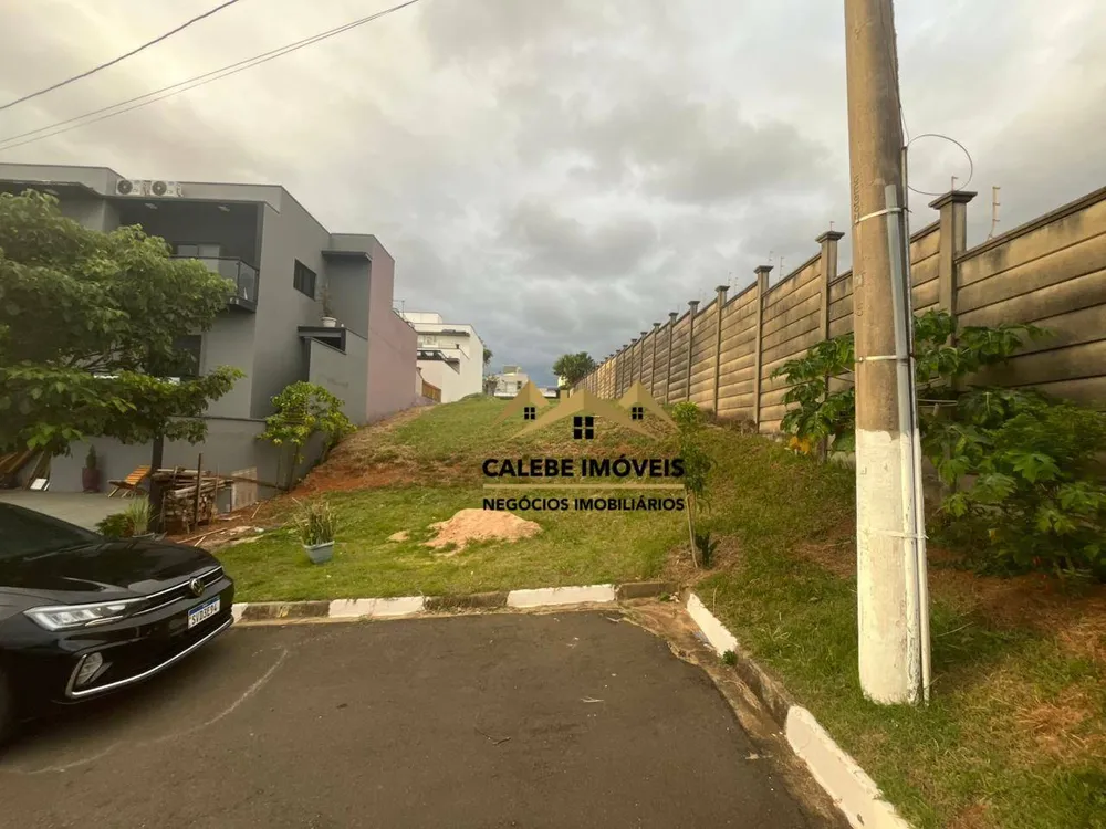 Loteamento e Condomínio, 221 m² - Foto 1