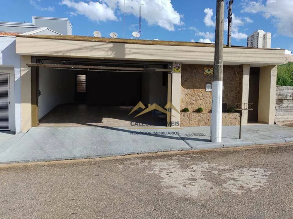 Casa, 3 quartos, 240 m² - Foto 1