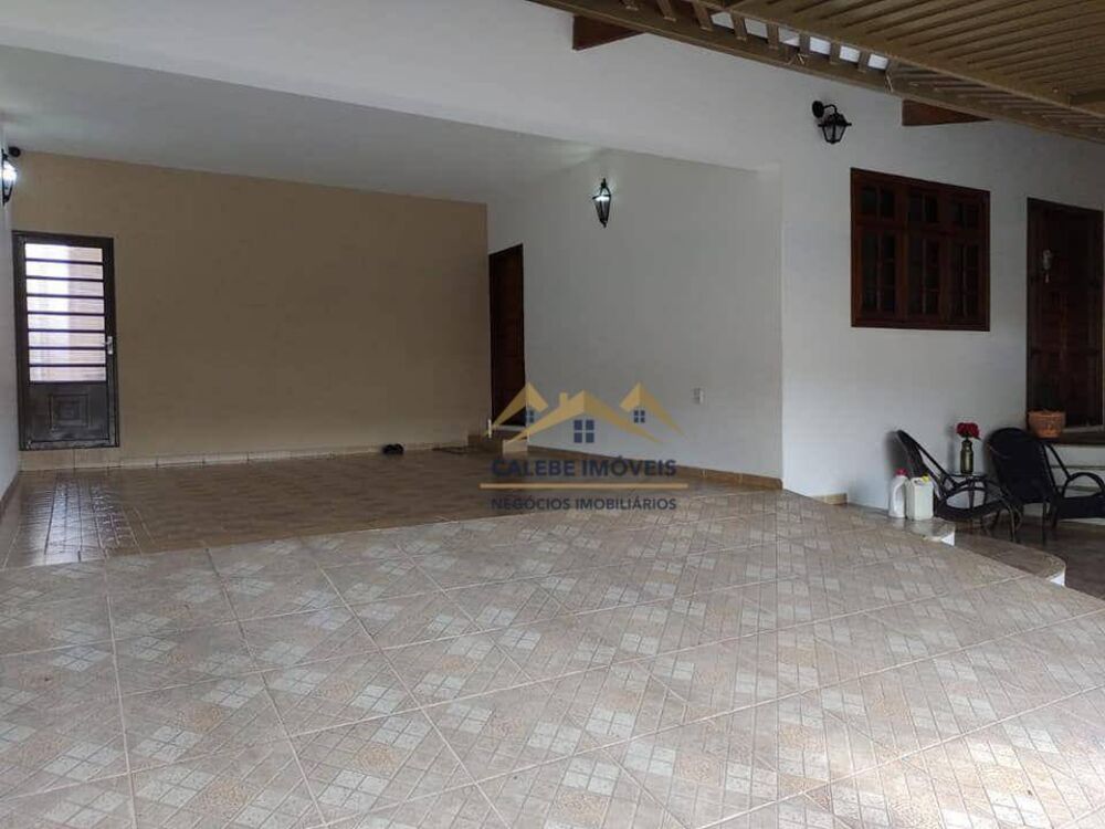 Casa, 3 quartos, 240 m² - Foto 1