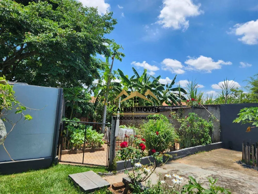 Chácara, 2 quartos, 1073 m² - Foto 2