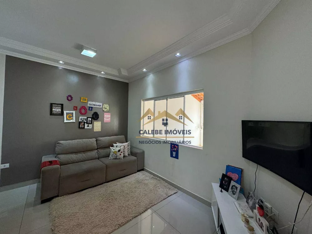 Casa à venda com 2 quartos, 69m² - Foto 2