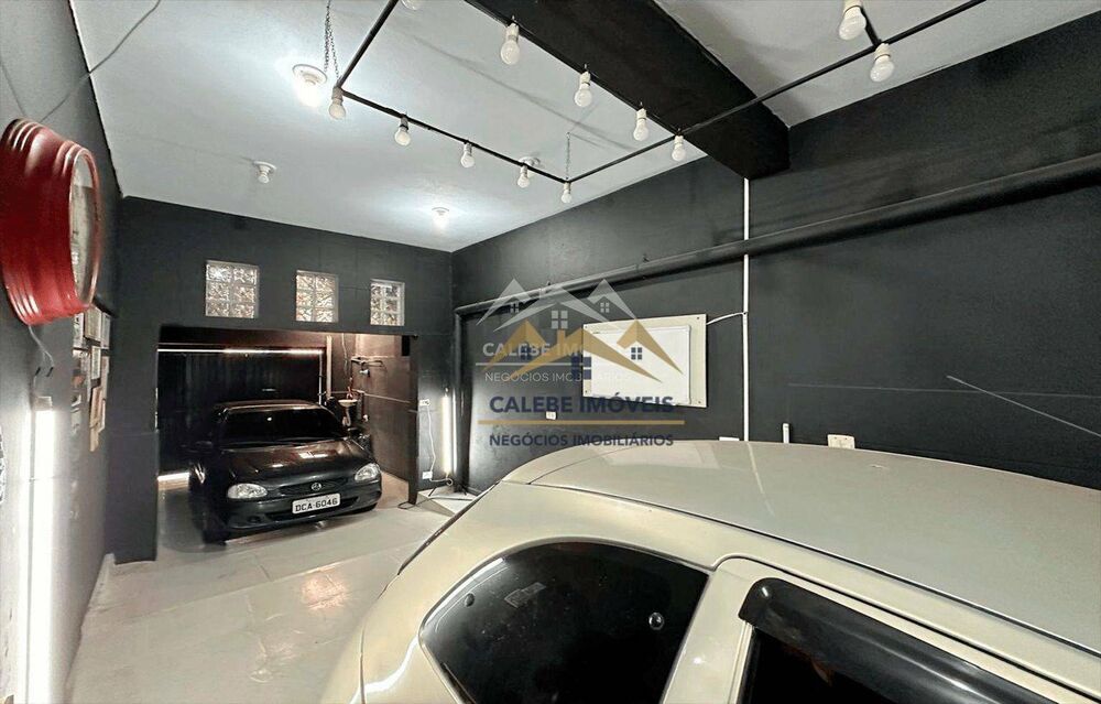 Sobrado à venda com 2 quartos, 212m² - Foto 1