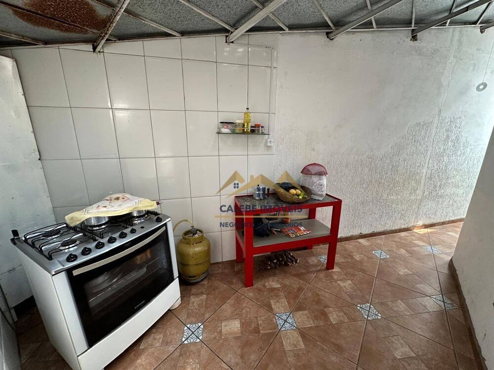 Casa, 5 quartos, 330 m² - Foto 1