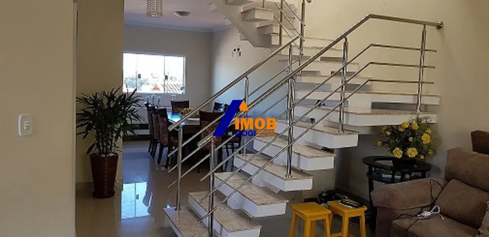 Sobrado, 3 quartos, 212 m² - Foto 1