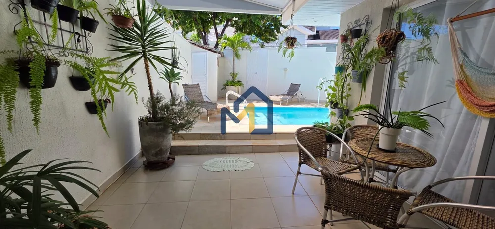 Casa, 3 quartos, 196 m² - Foto 1