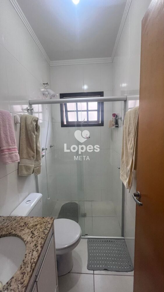 Casa à venda com 3 quartos, 101m² - Foto 1