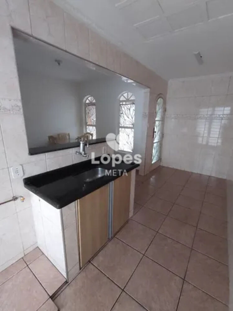 Casa à venda com 3 quartos, 101m² - Foto 4