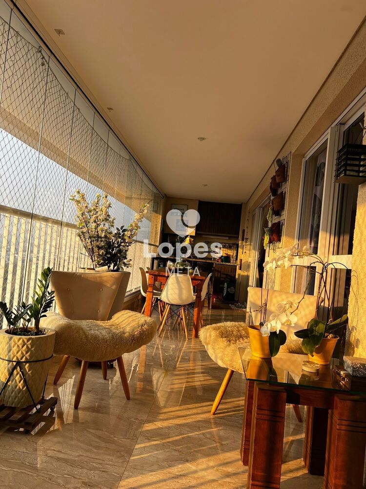 Apartamento à venda com 3 quartos, 156m² - Foto 2