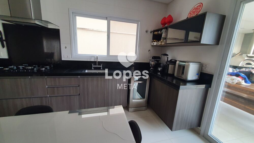 Casa de Condomínio à venda com 5 quartos, 370m² - Foto 2