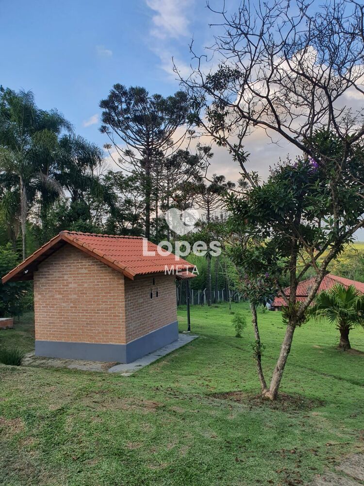 Chácara à venda com 2 quartos, 220m² - Foto 18