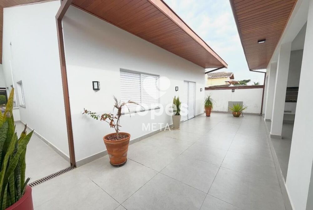 Casa, 5 quartos, 220 m² - Foto 1