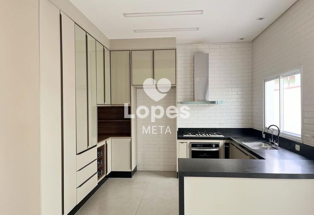 Casa, 5 quartos, 220 m² - Foto 4