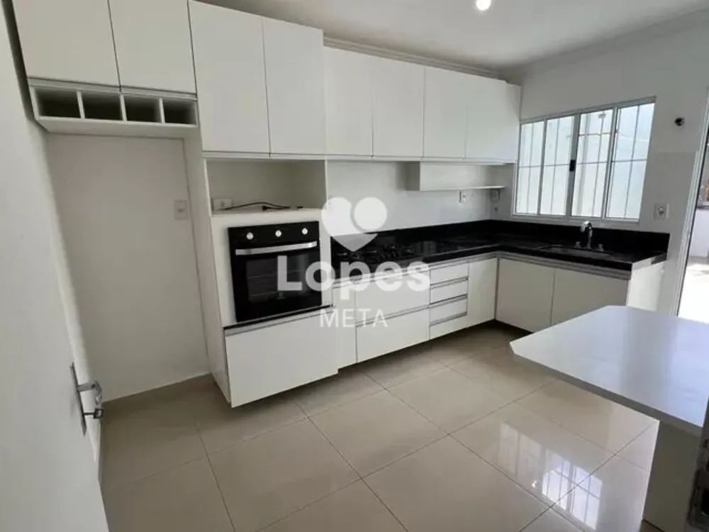 Casa, 3 quartos, 210 m² - Foto 3