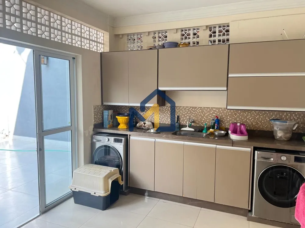 Casa, 4 quartos, 260 m² - Foto 1