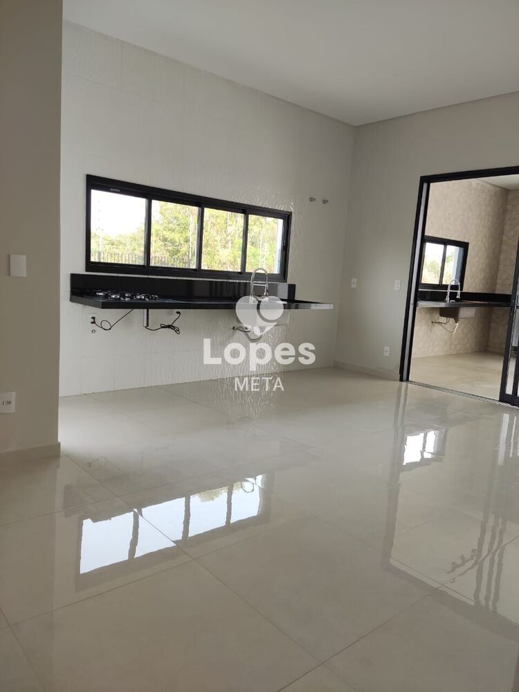Casa à venda com 3 quartos, 227m² - Foto 5