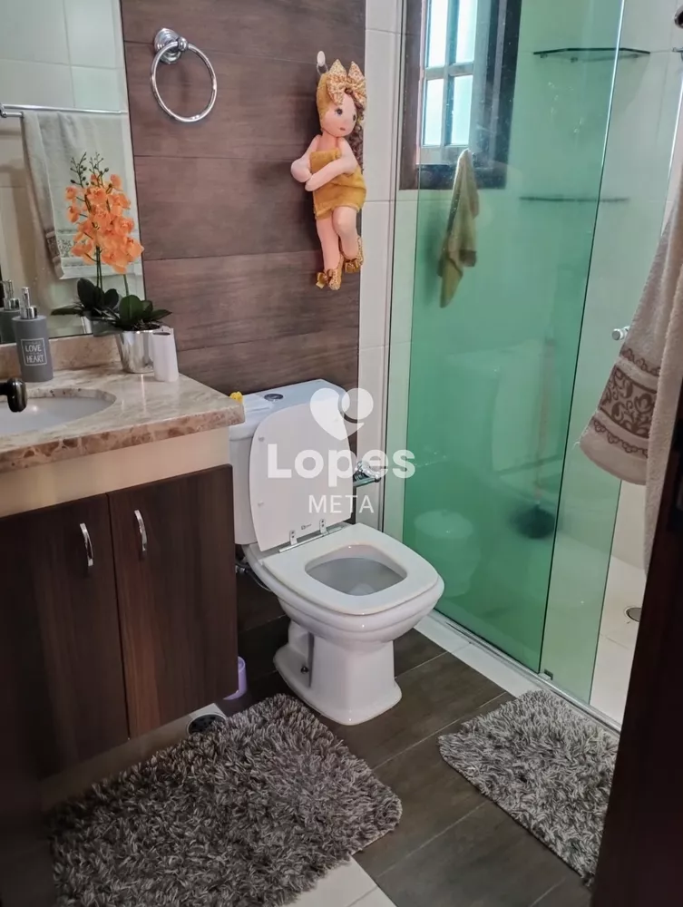 Sobrado, 3 quartos, 196 m² - Foto 1