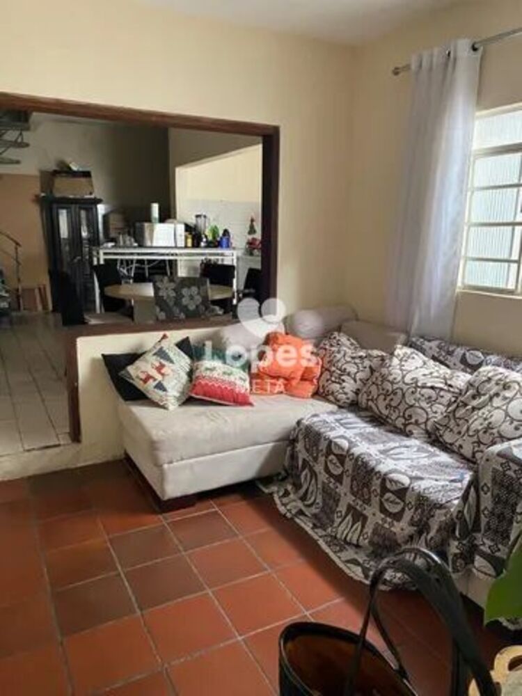 Casa à venda com 3 quartos, 150m² - Foto 2
