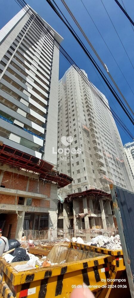 Apartamento à venda com 3 quartos, 196m² - Foto 6